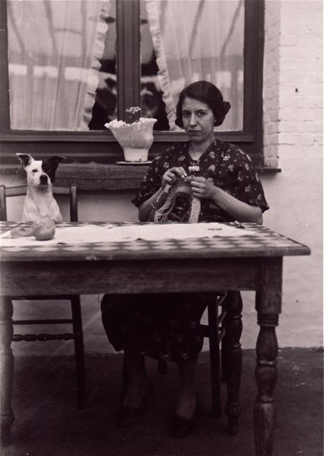 Prudence wist niet waarom ze bij de gramophoon van His Masters Voice gratis een hond meegeleverd kreeg.